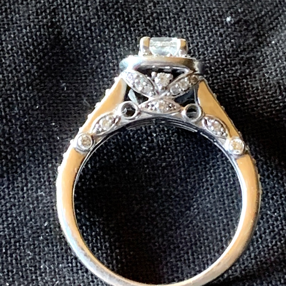 Diamond engagement ring